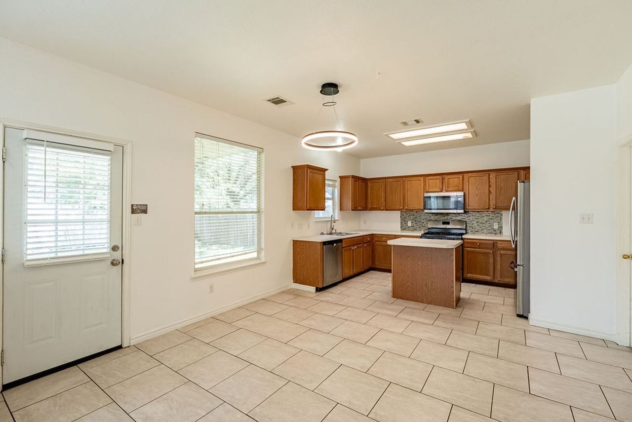 1016 Tom Seaver Pl Round Rock, TX 78665