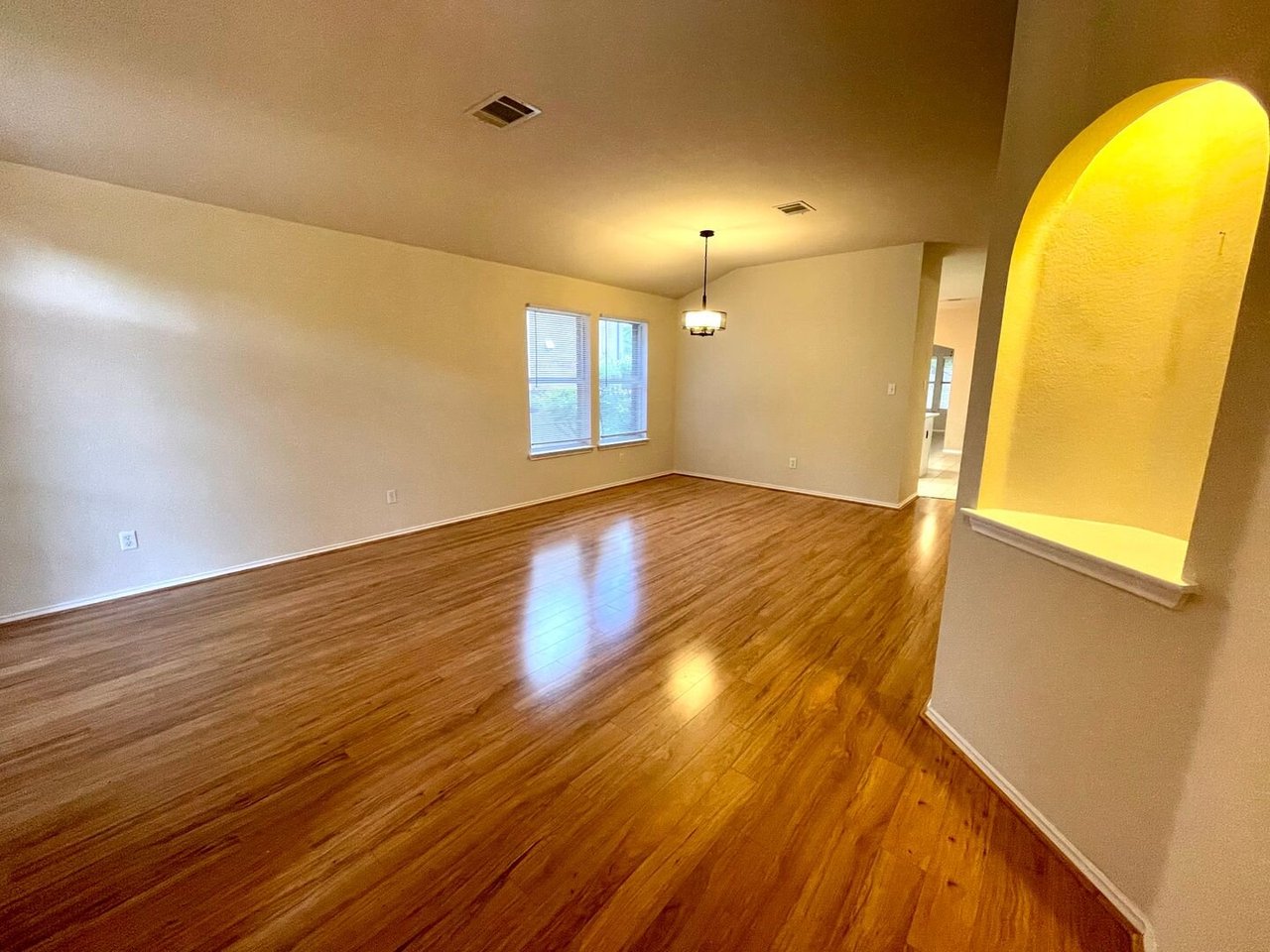 4213 Walling Forge Dr Austin, TX 78727-2640