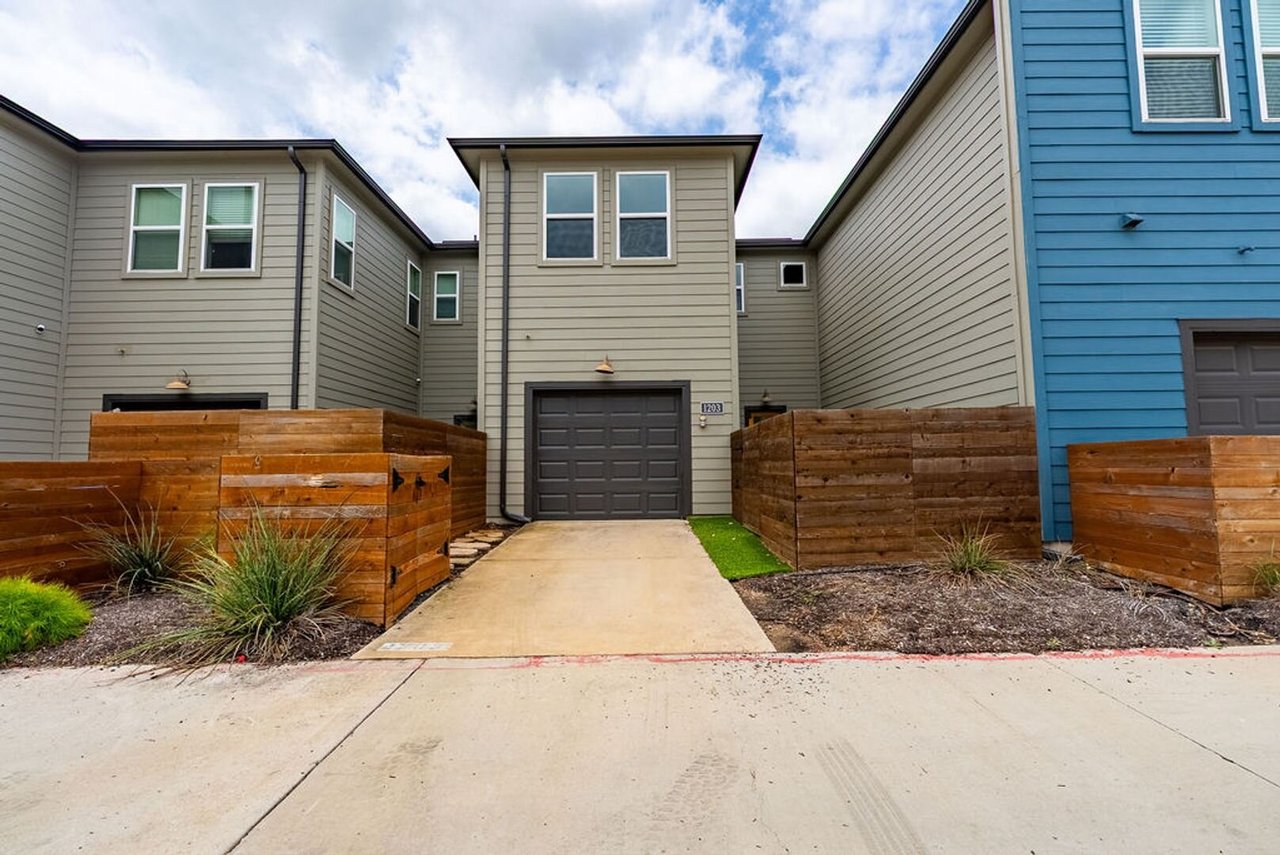 9015 Cattle Baron Path #1203 Austin, TX 78747