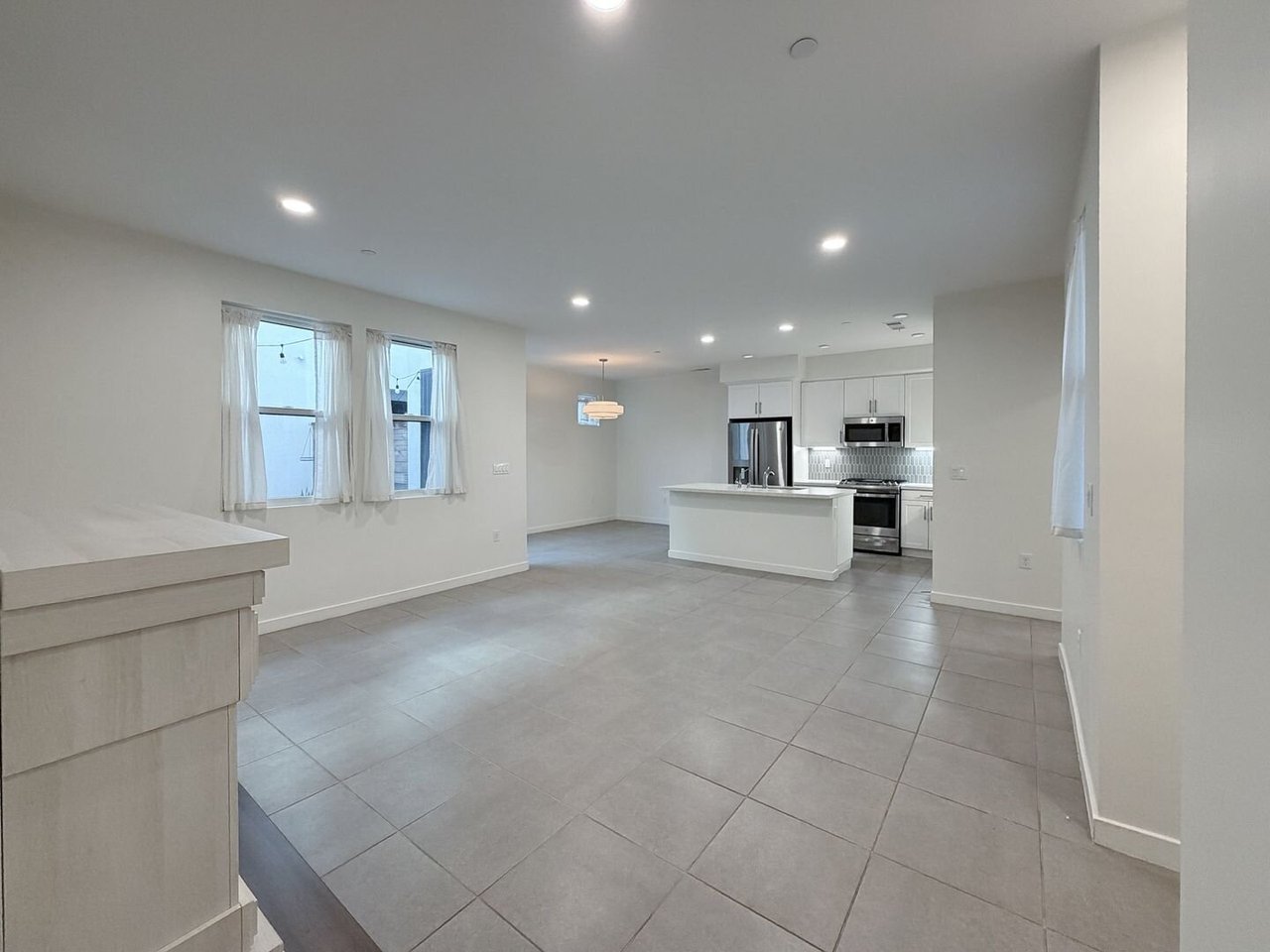 1568 E Thompson Blvd Ventura, CA 93001