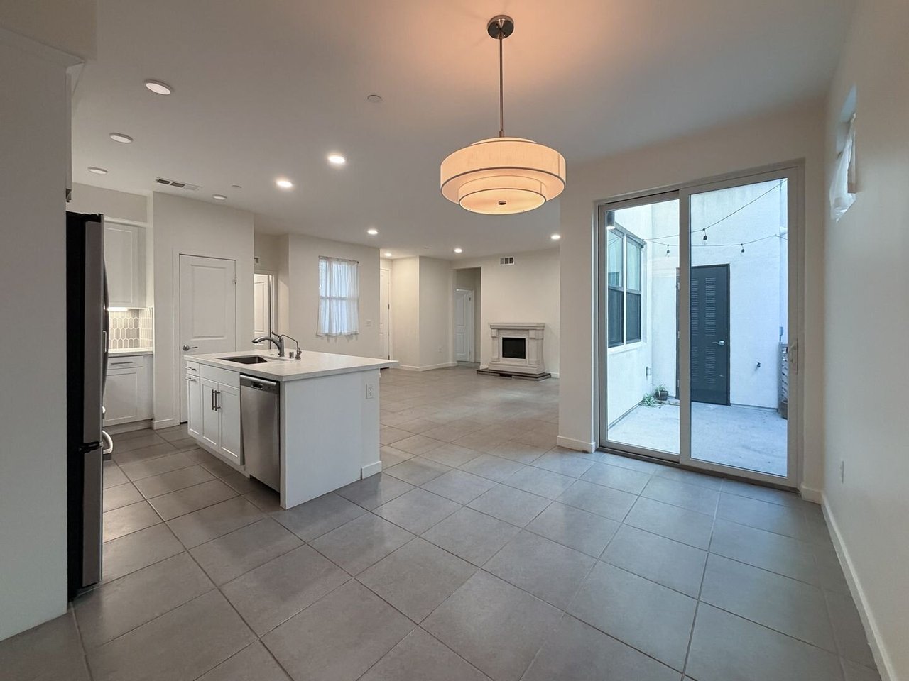 1568 E Thompson Blvd Ventura, CA 93001