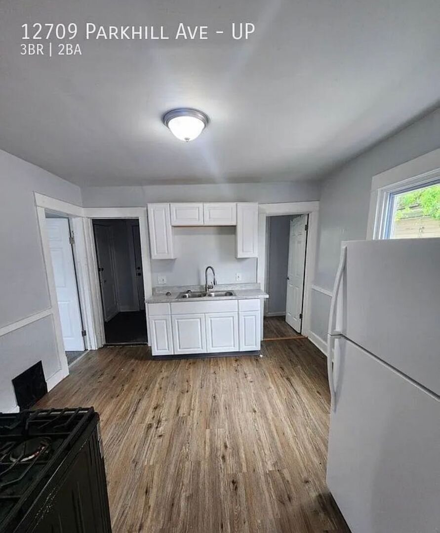 12709 Parkhill Ave - Unit Up Cleveland, OH 44120