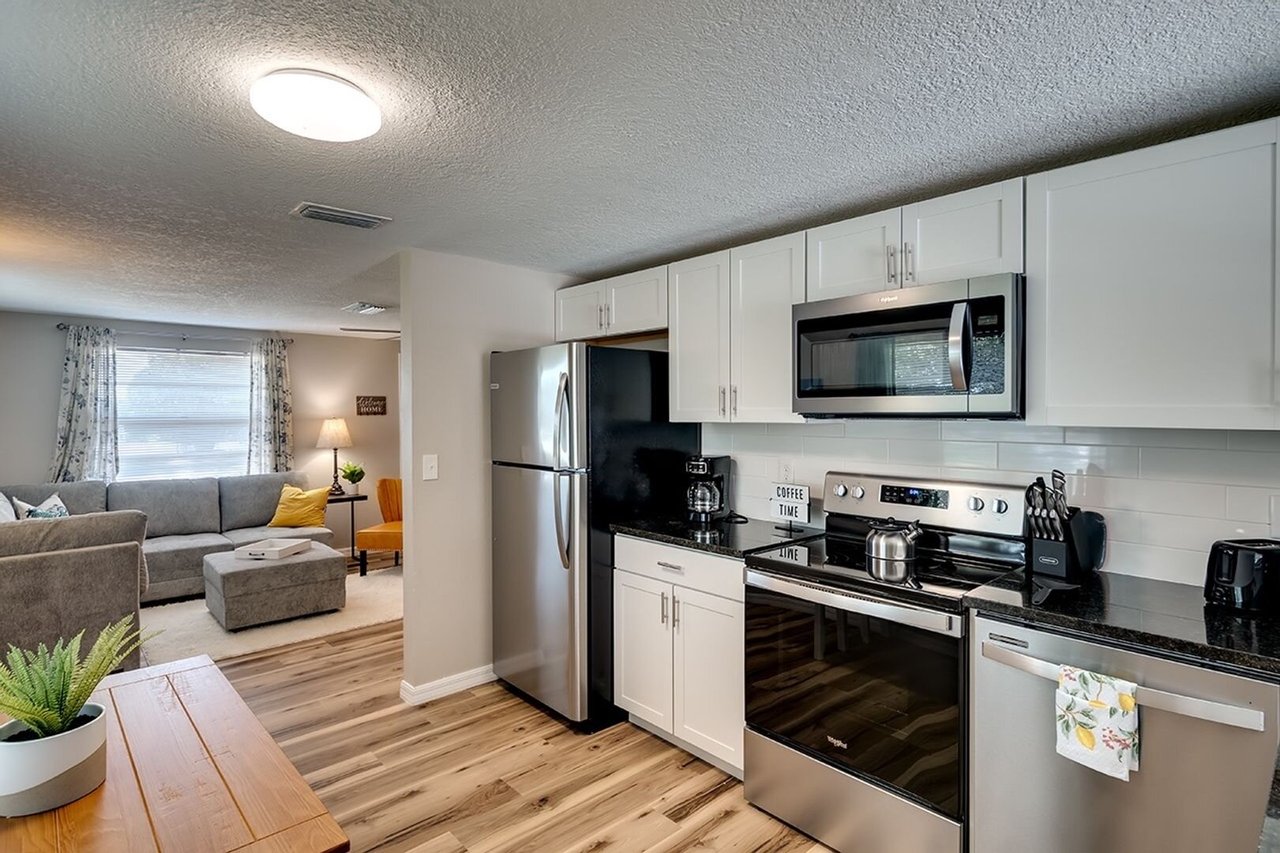 6434 5th St W. Bradenton, FL 34207