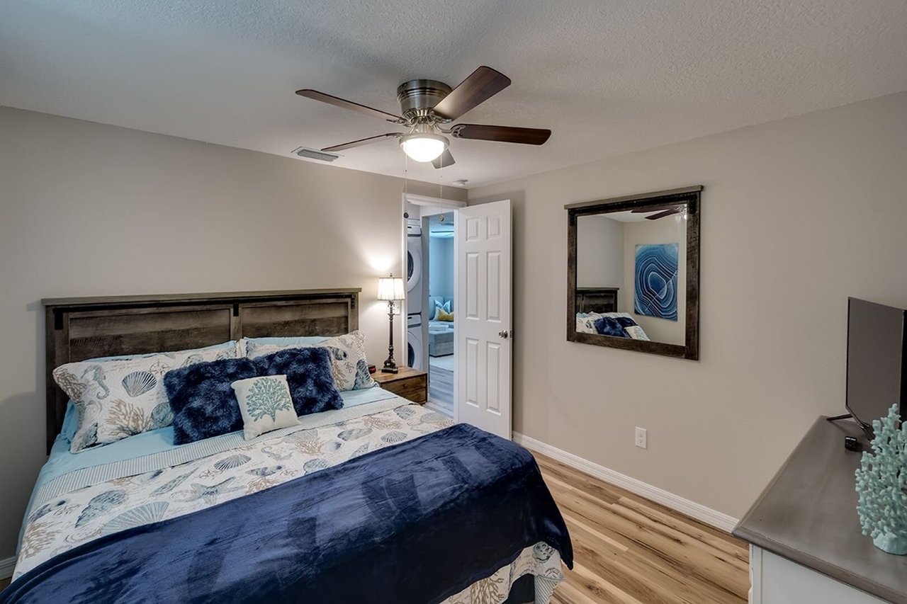 6434 5th St W. Bradenton, FL 34207