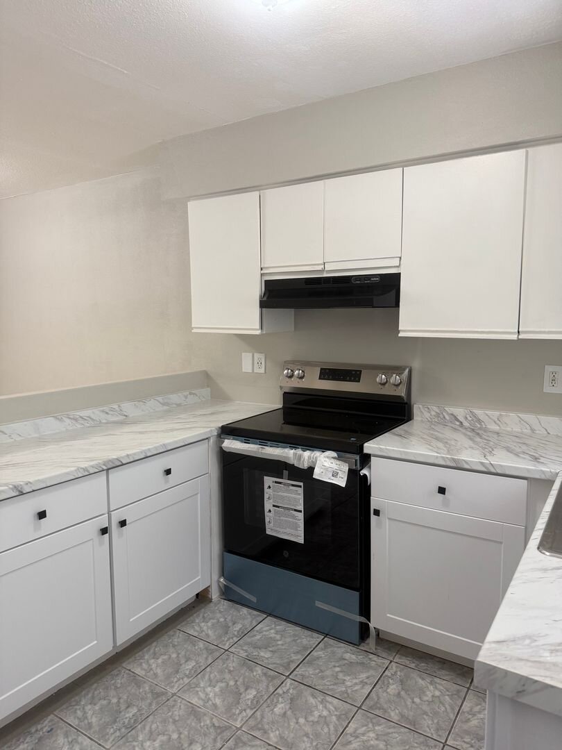 931 33rd Ave W Bradenton, FL 34205