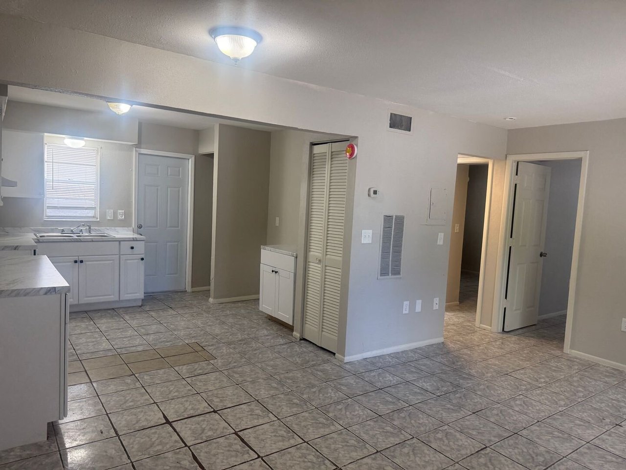 925 33rd Ave W Bradenton, FL 34205