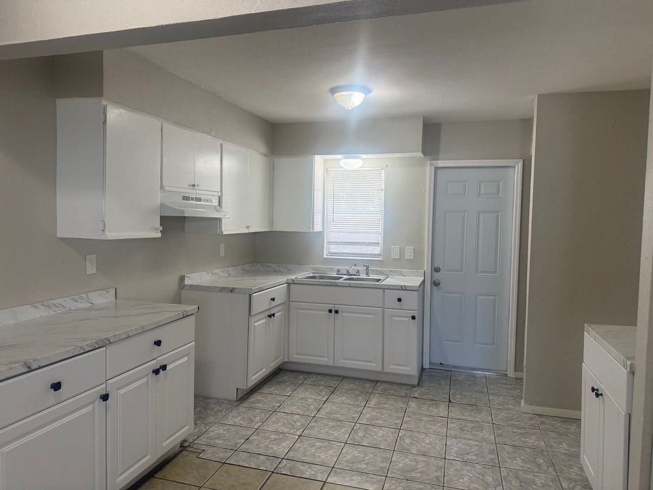 925 33rd Ave W Bradenton, FL 34205