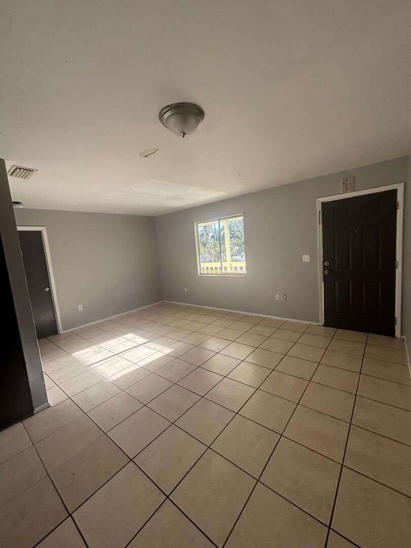929 33rd Ave W Bradenton, FL 34205