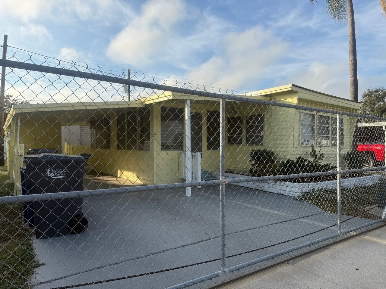 4116 7th St. E Bradenton, FL 34208