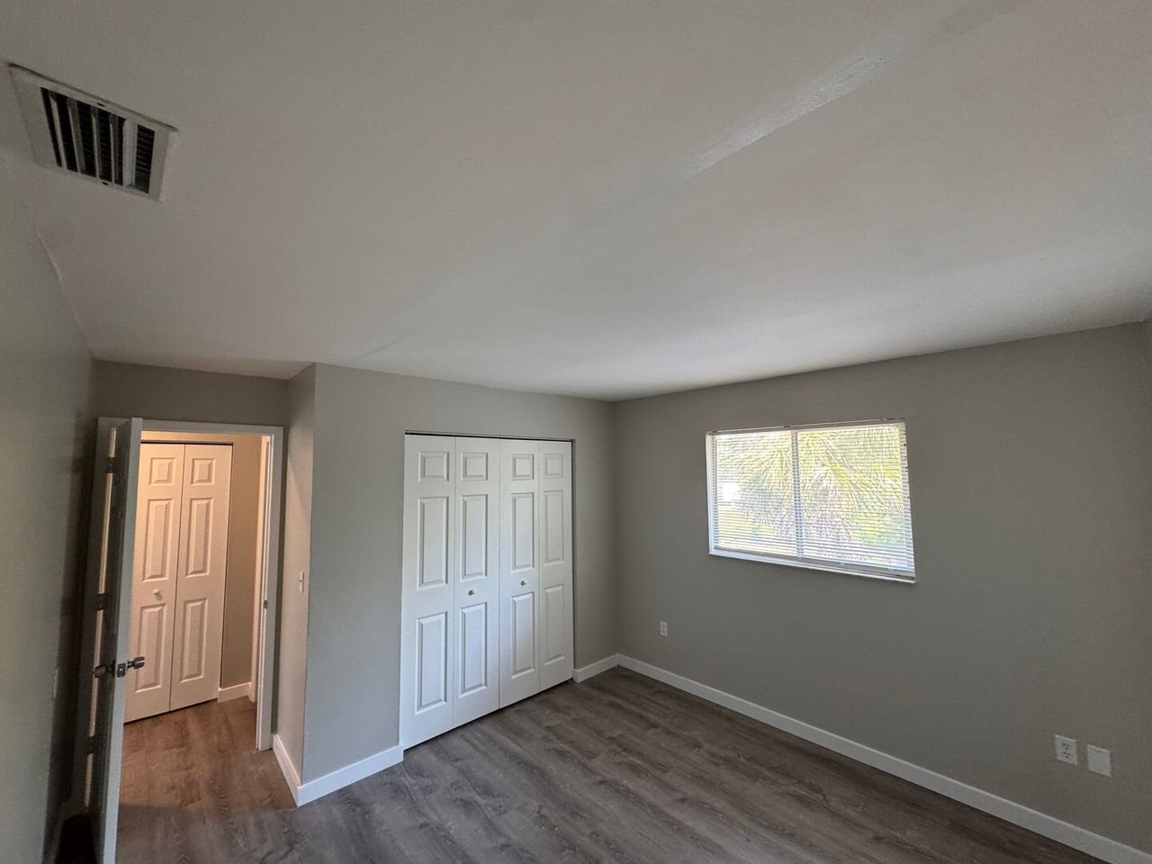 927 33rd Ave W Bradenton, FL 34205