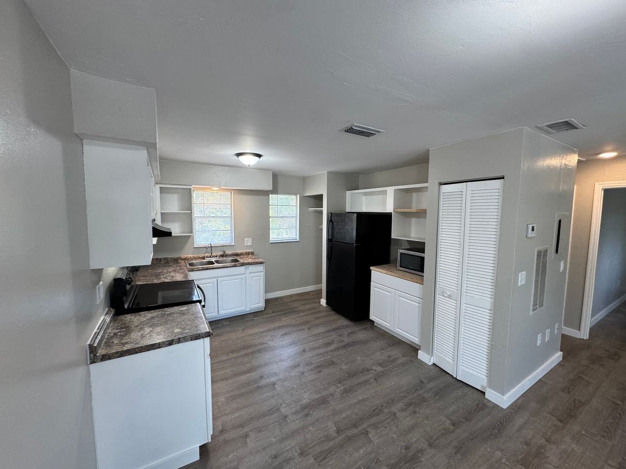 927 33rd Ave W Bradenton, FL 34205