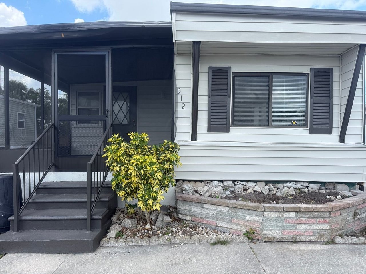 512 51st Ave Dr W Bradenton, FL 34207