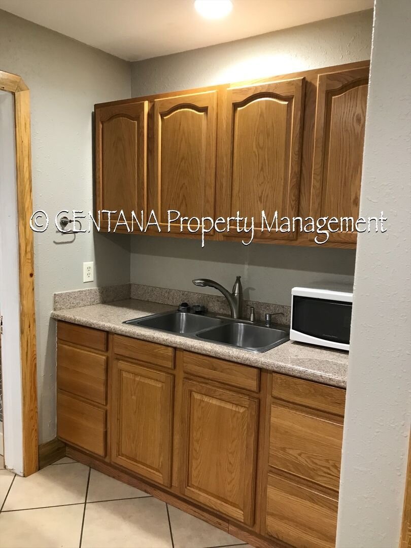 727 S. Wyoming Apt B Butte, MT 59701