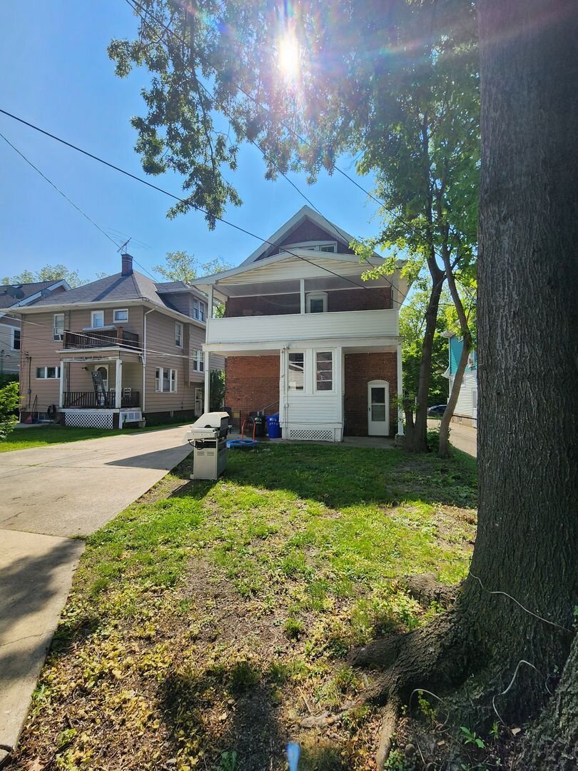 2569 Cheshire Road - Up Shaker Heights, OH 44120
