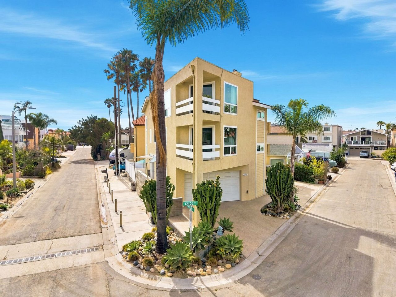 2301 Chico Ct Oxnard, CA 93035