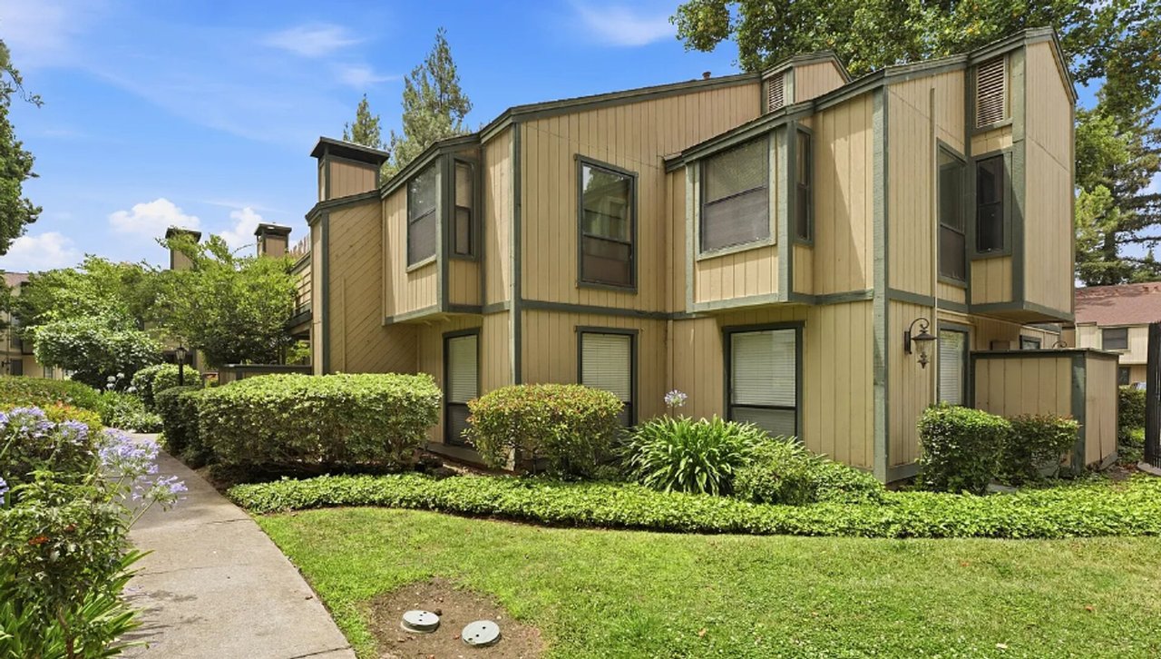 100 Del Verde Circle unit 3 Sacramento, CA 95833