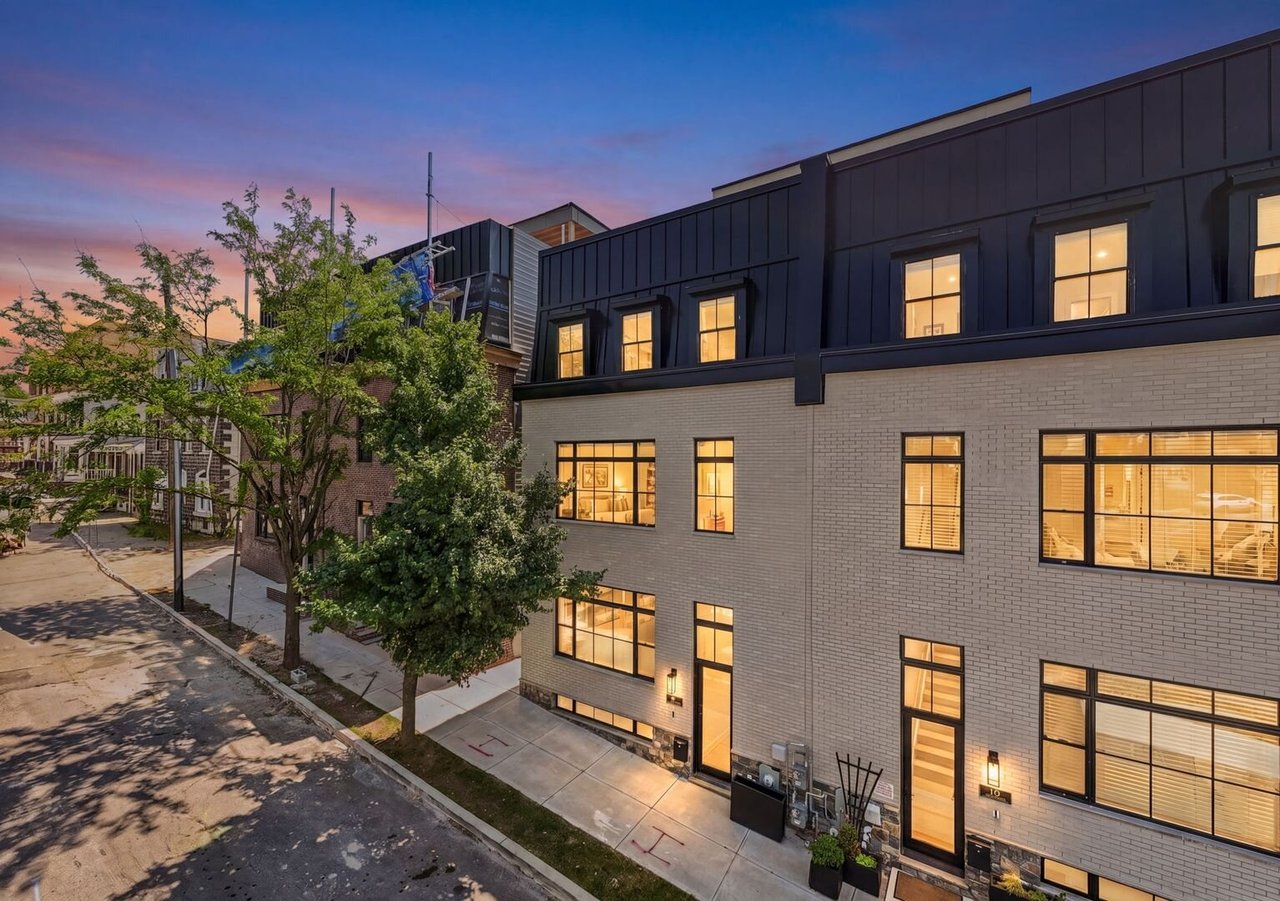 206 Kalos Street Philadelphia, PA 19128