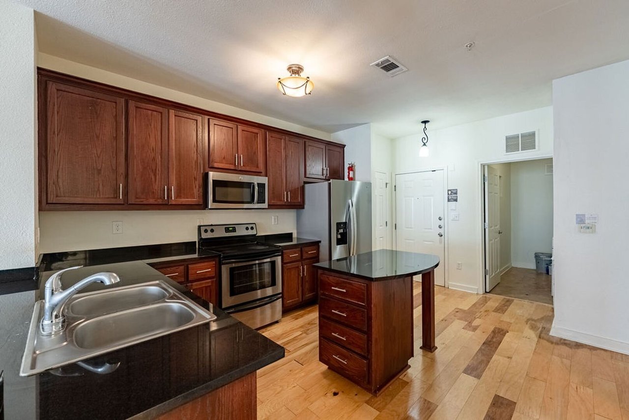 910 W. 25th St #504 Austin, TX 78705