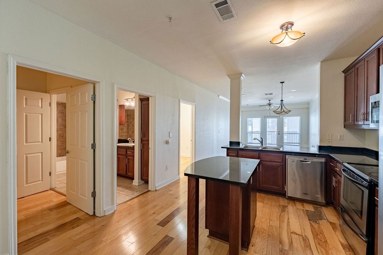 910 W. 25th St #504 Austin, TX 78705