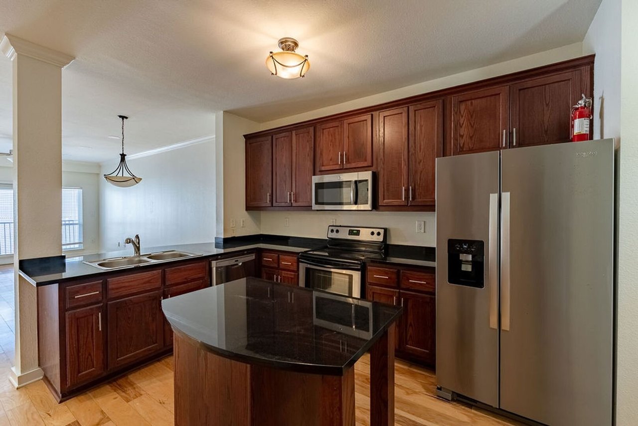 910 W. 25th St #504 Austin, TX 78705