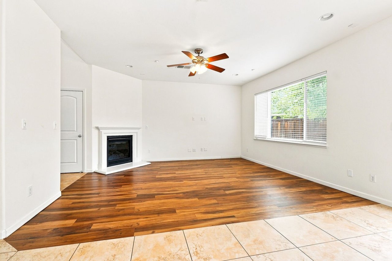 1904 Ellesmere Loop Roseville, CA 95747