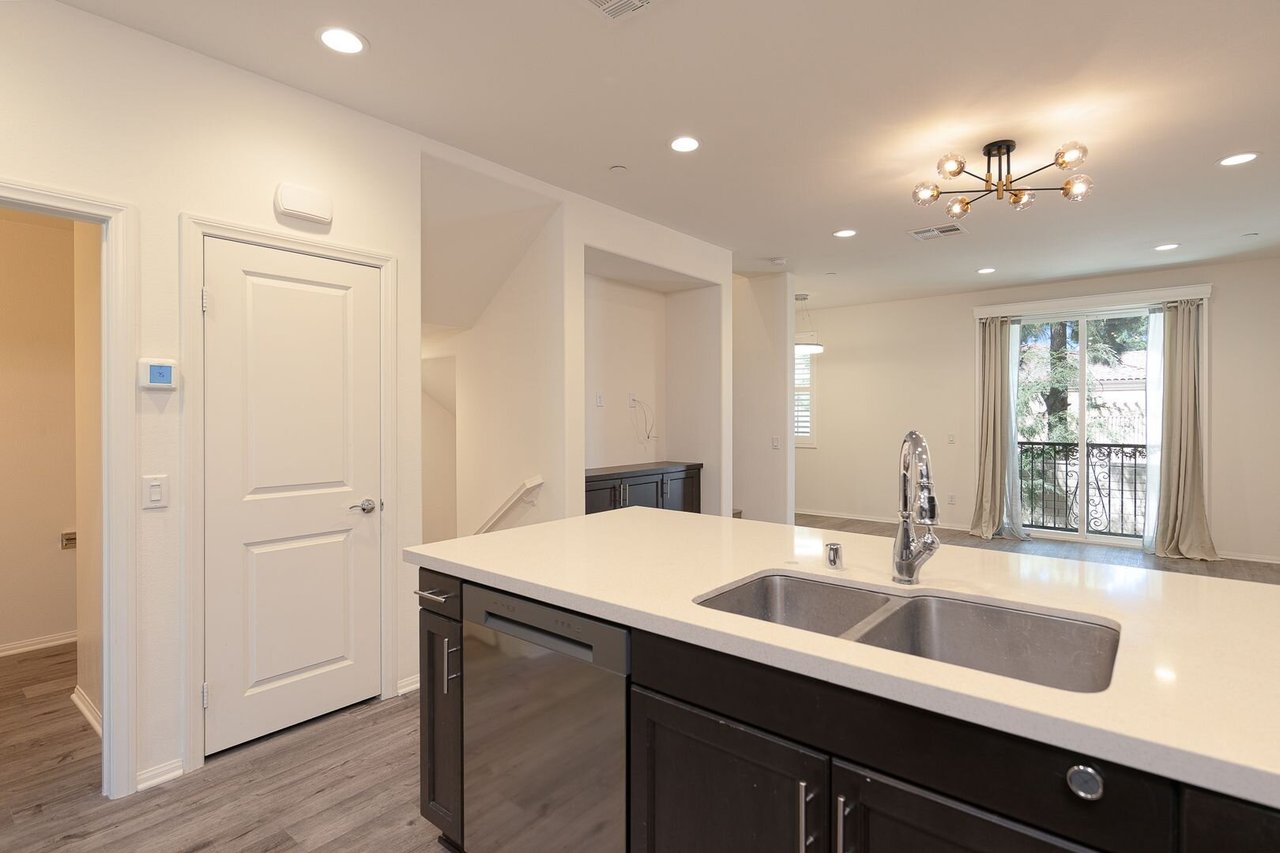 413 Castiano St Camarillo, CA 93012