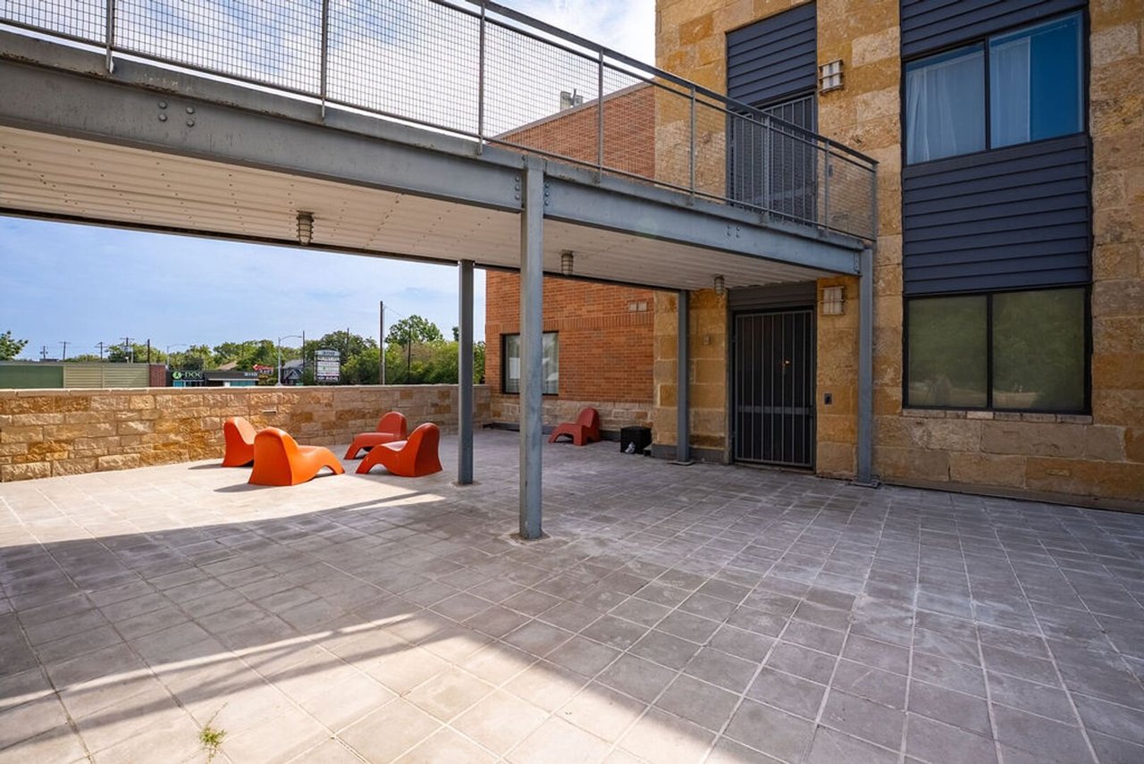 3016 Guadalupe St. #208 Austin, TX 78705-2862
