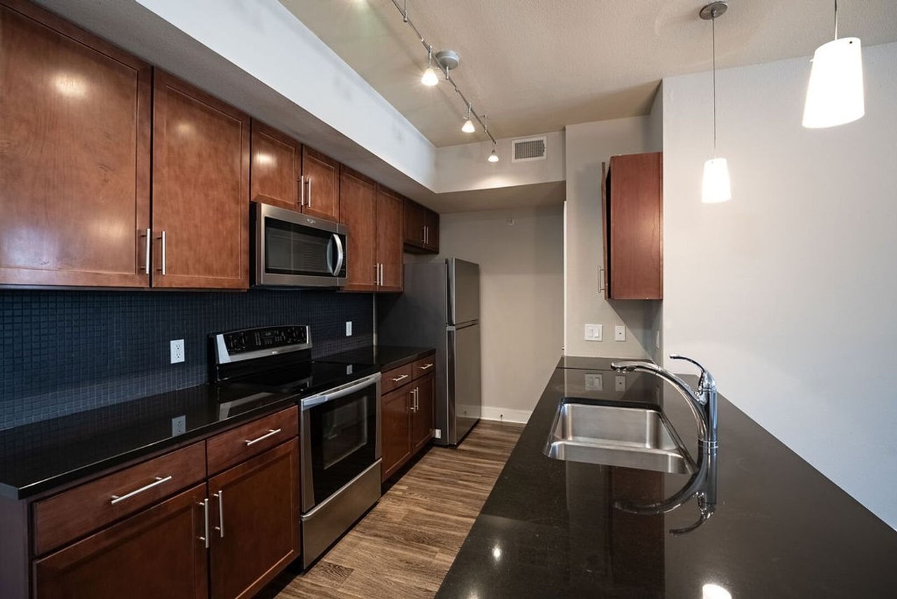3016 Guadalupe St. #208 Austin, TX 78705-2862