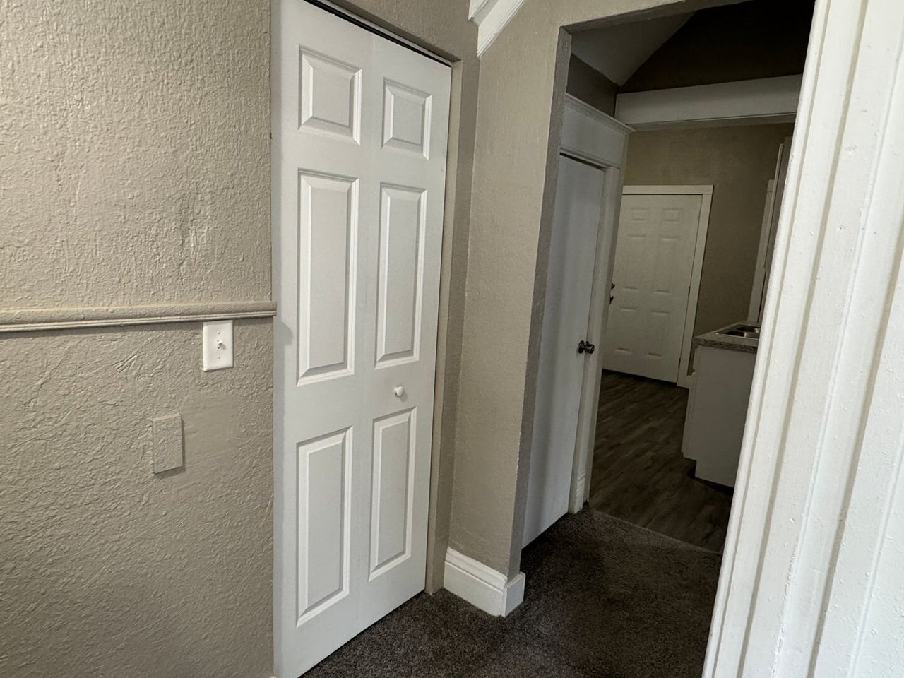 PM 411 E 8th Street - 411 E 8th Street Lower Unit Davenport, IA 52803