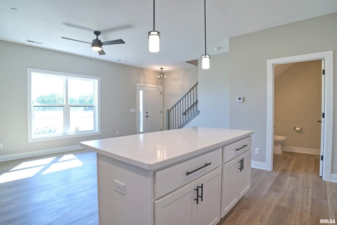 1006 S 4th Street Clinton, IA 52732