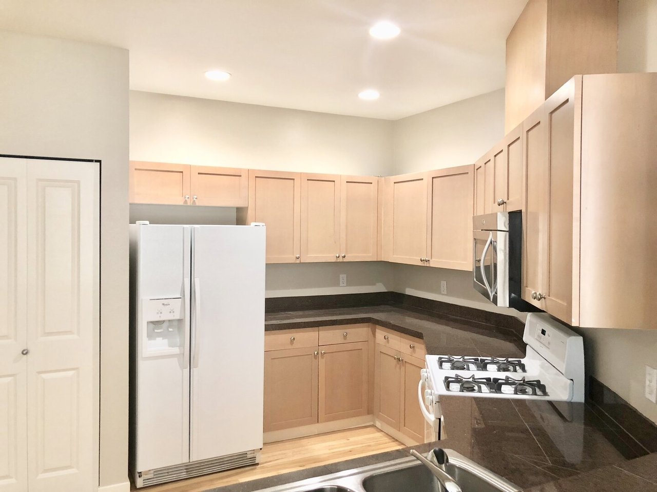 23120 NE 8th Pl Sammamish, WA 98074