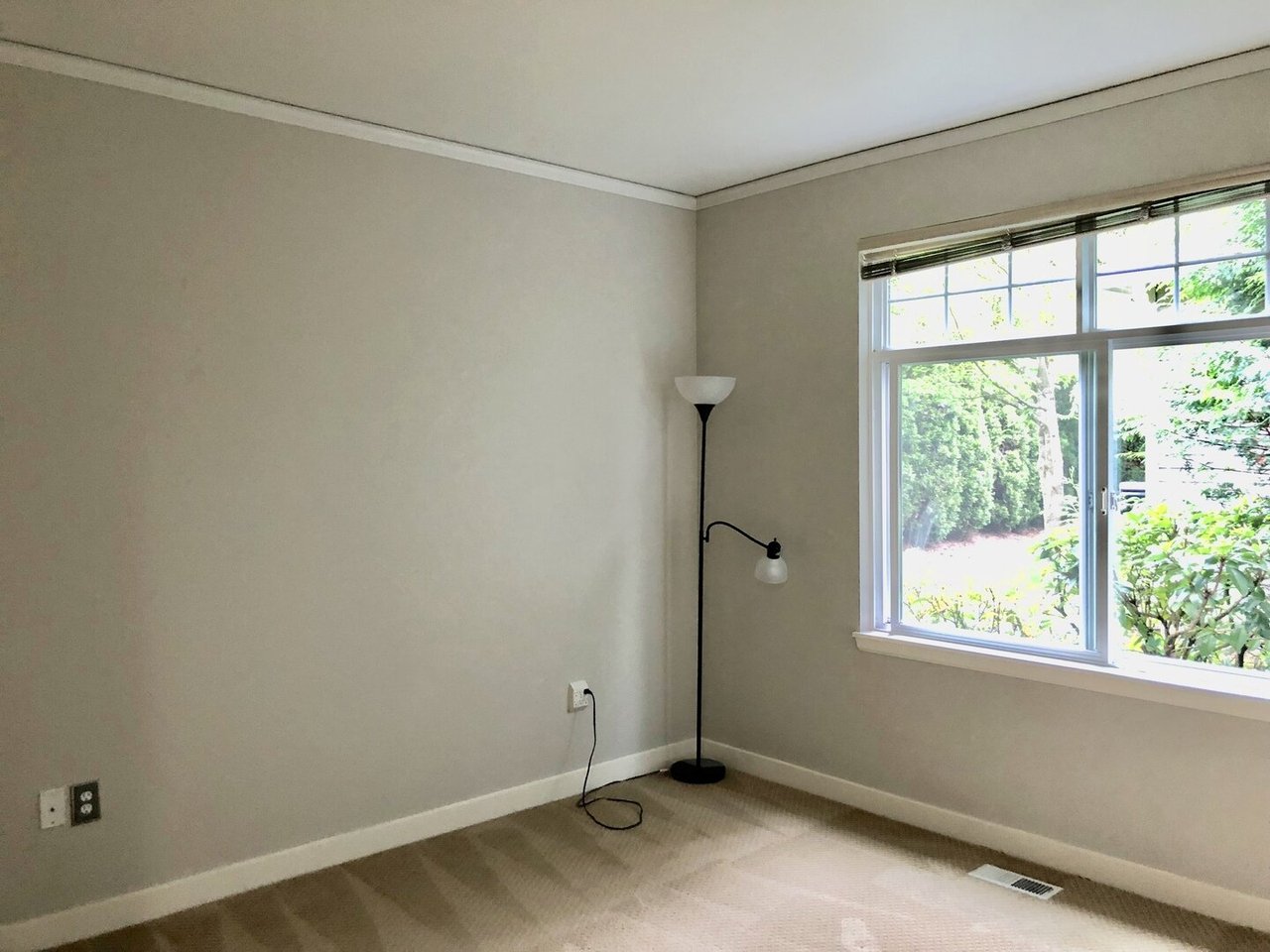 23120 NE 8th Pl Sammamish, WA 98074
