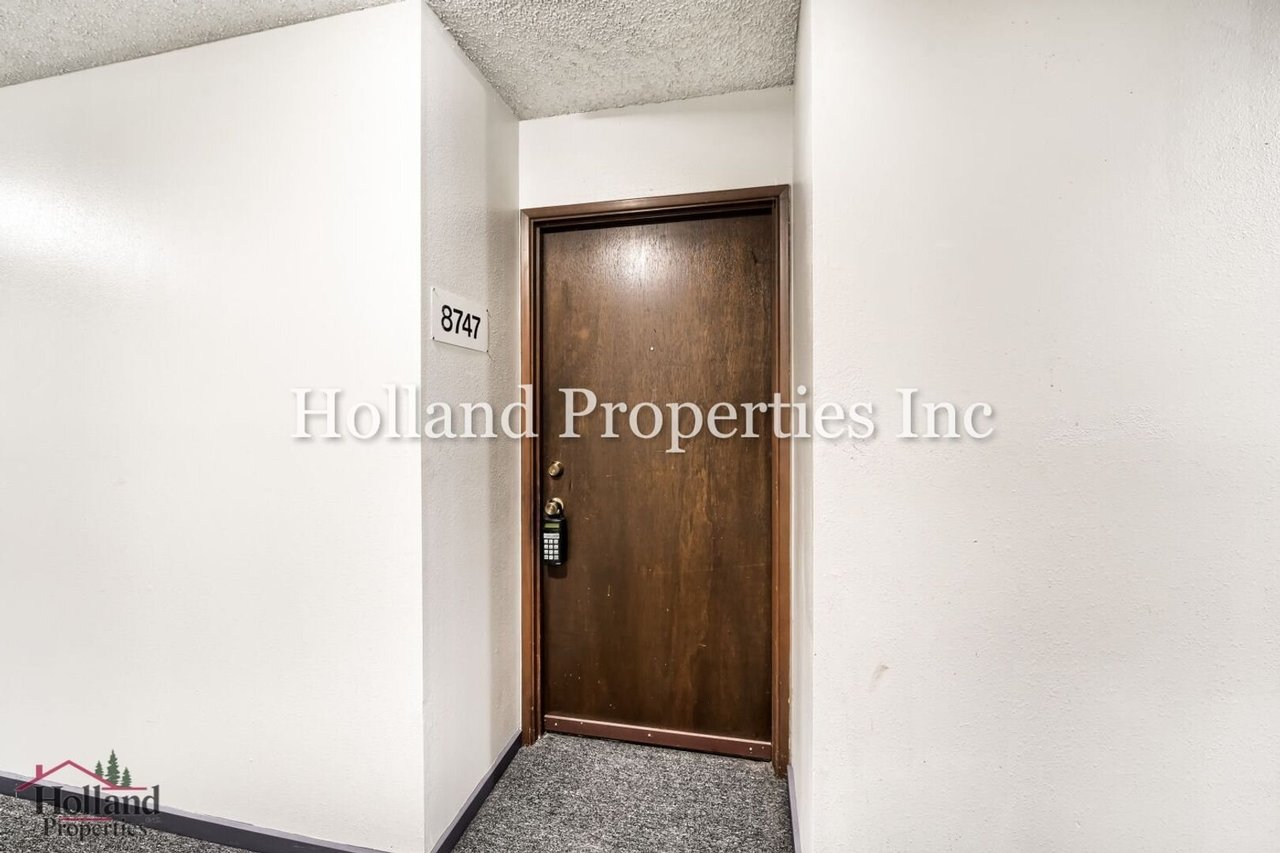 8747 SW Brightfield Cir Portland, OR 97223