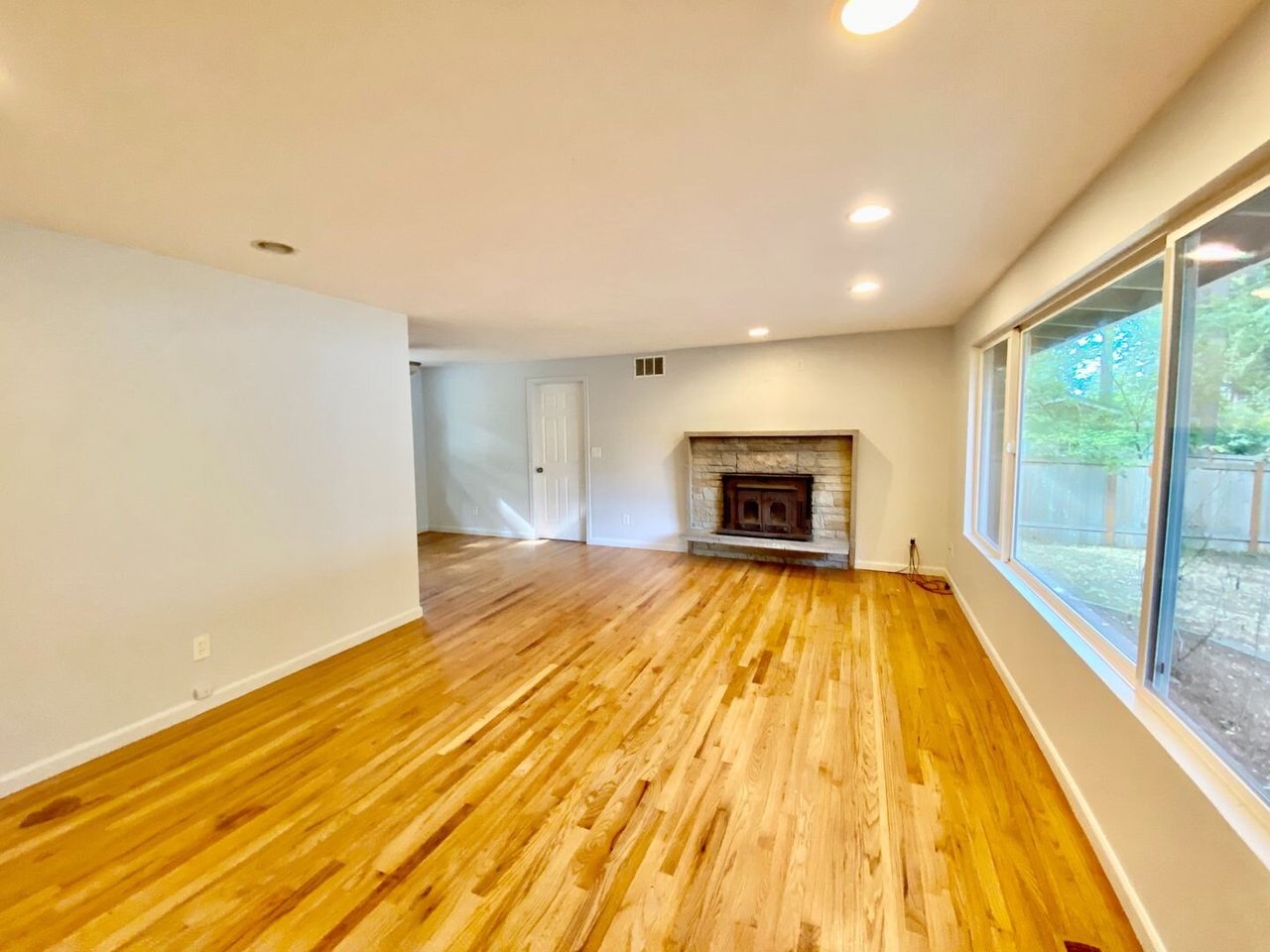 1815 152nd Ave SE Bellevue, WA 98007