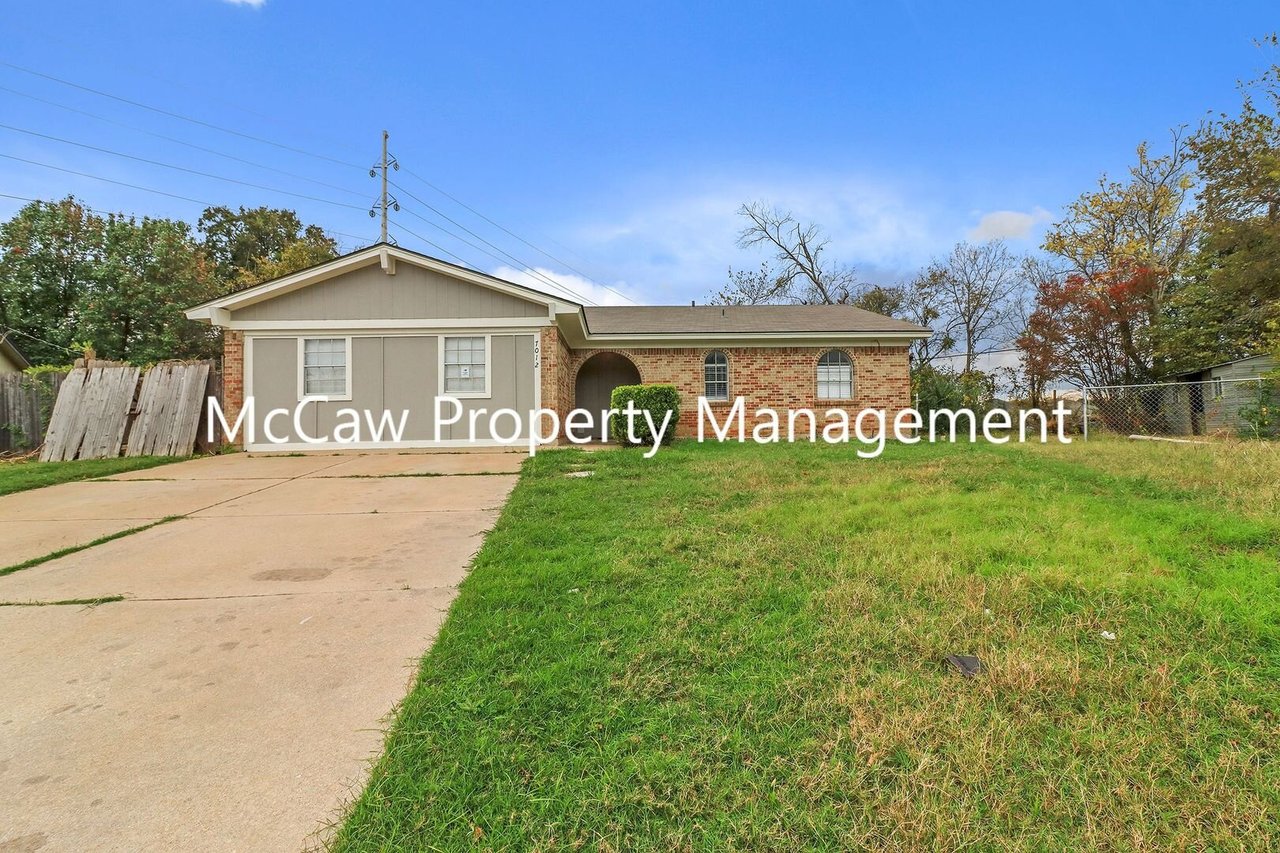 7012 Candlewick Ct. Forest Hill, TX 76140