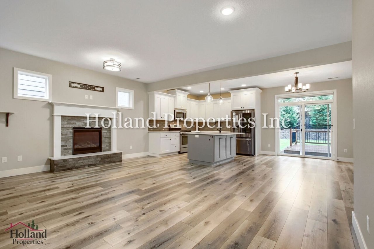 3878 N Chase St Newberg, OR 97132