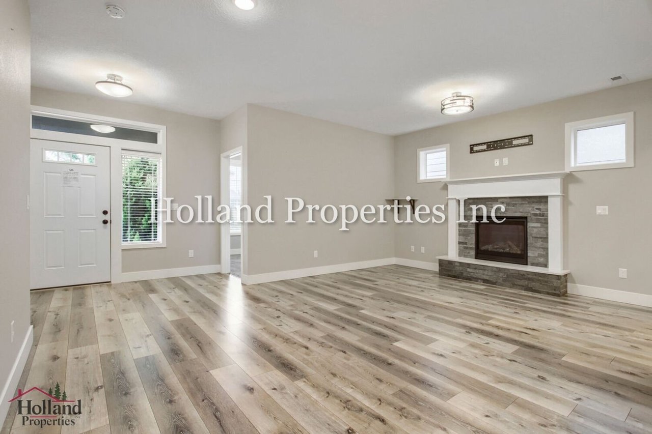 3878 N Chase St Newberg, OR 97132