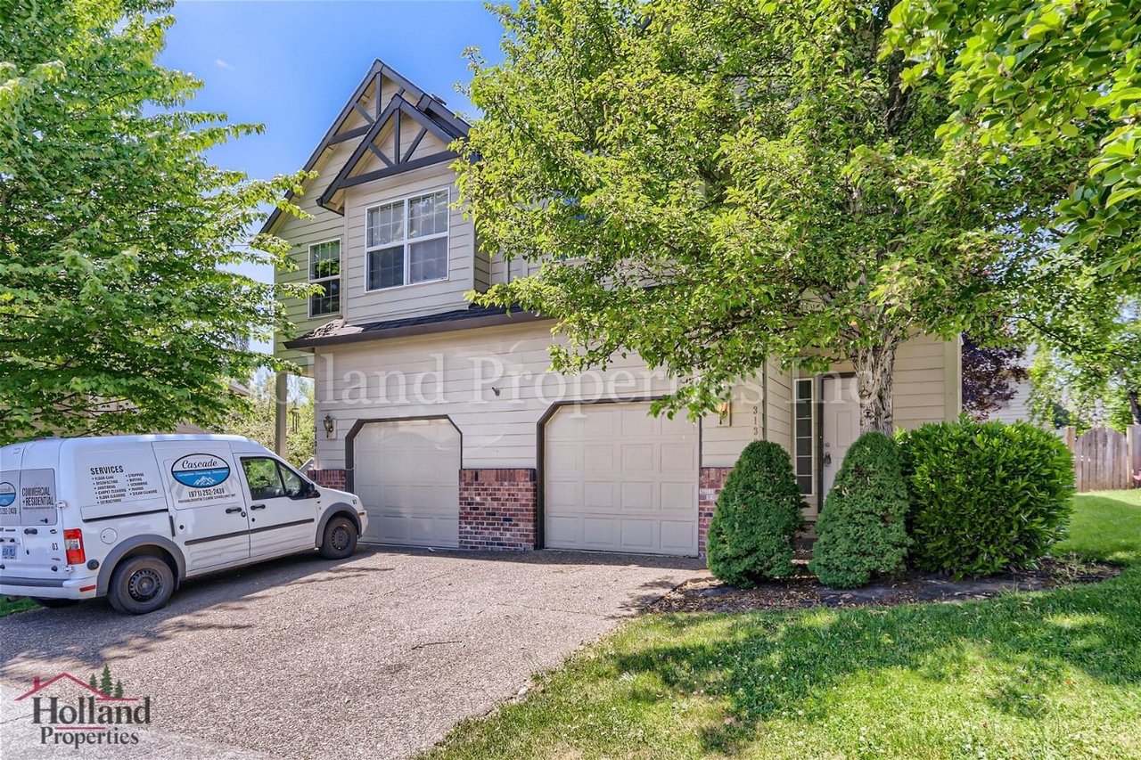 3133 NE 13th Place Hillsboro, OR 97124