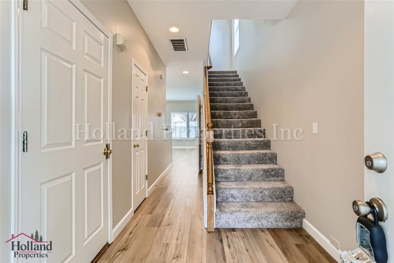 3133 NE 13th Place Hillsboro, OR 97124