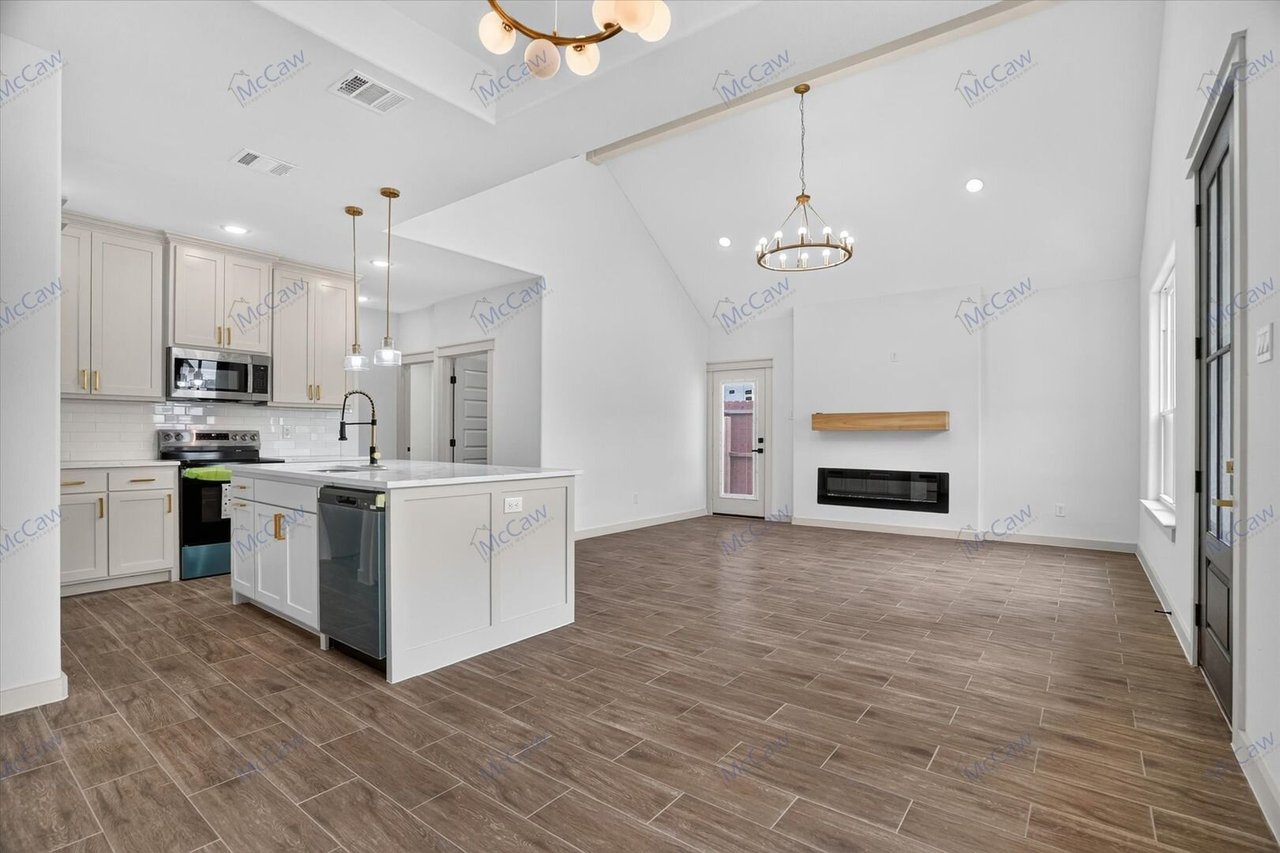 5849 Black Pine Cir. Granbury, 76048