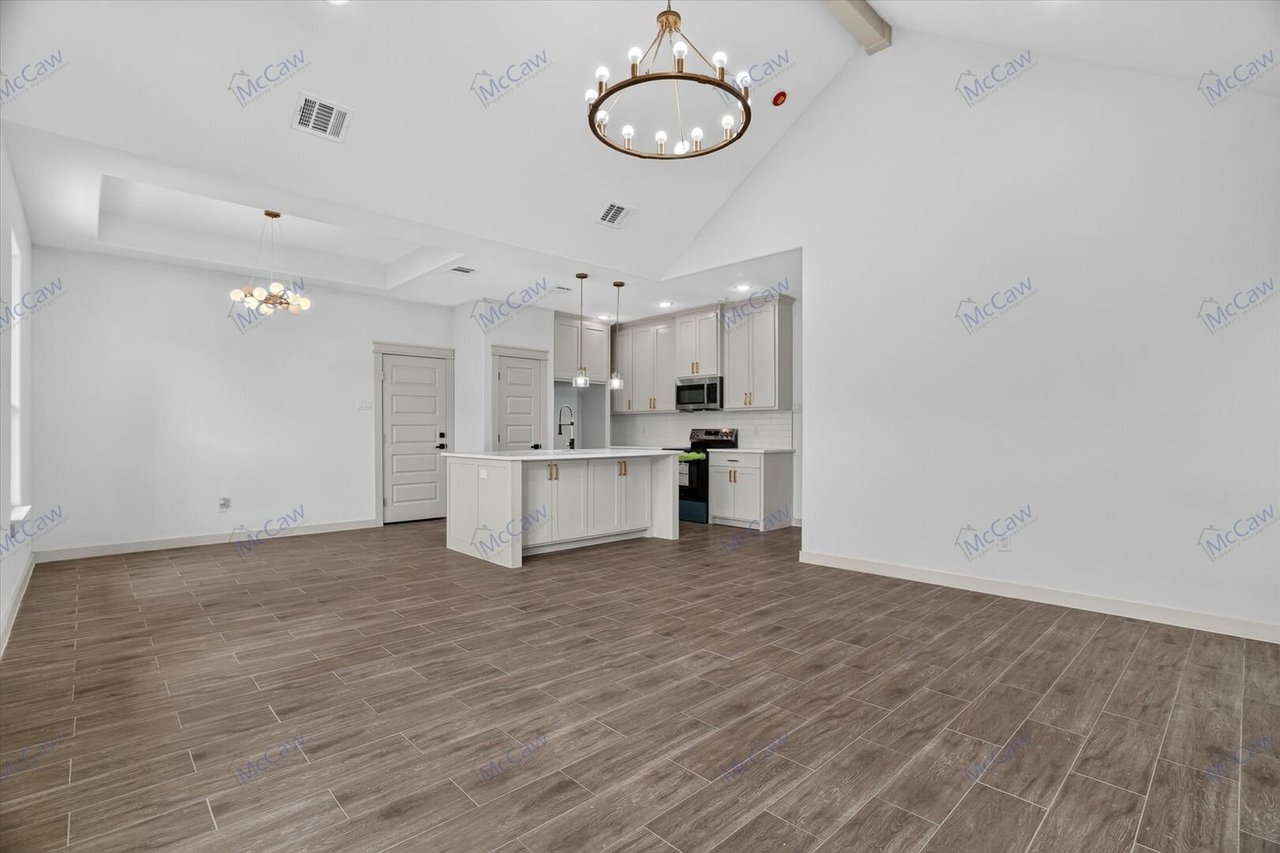5849 Black Pine Cir. Granbury, 76048