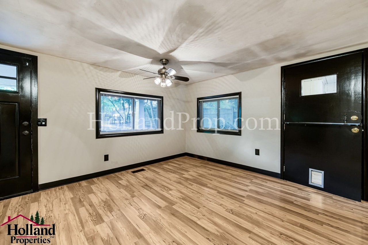 9601 SW 42nd Ave Portland, OR 97219