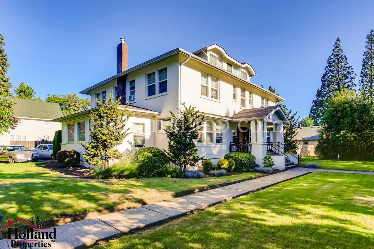 1806 Elm Street Unit 4 Forest Grove, OR 97116