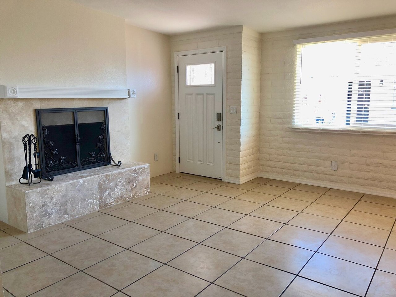3741 E Blacklidge Dr Tucson, AZ 85716