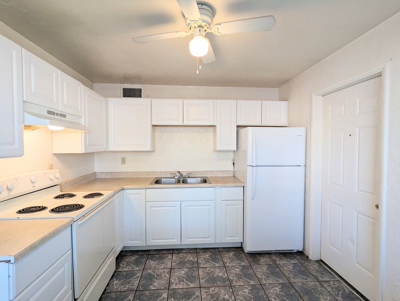 1605 N Belvedere Ave Tucson, AZ 85712