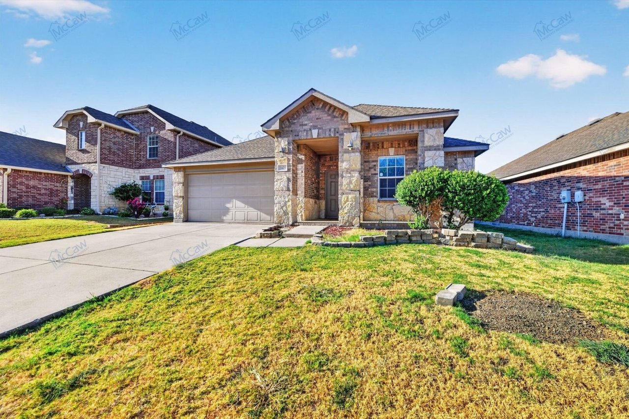 2425 Grand Rapids Dr. Fort Worth, TX 76177