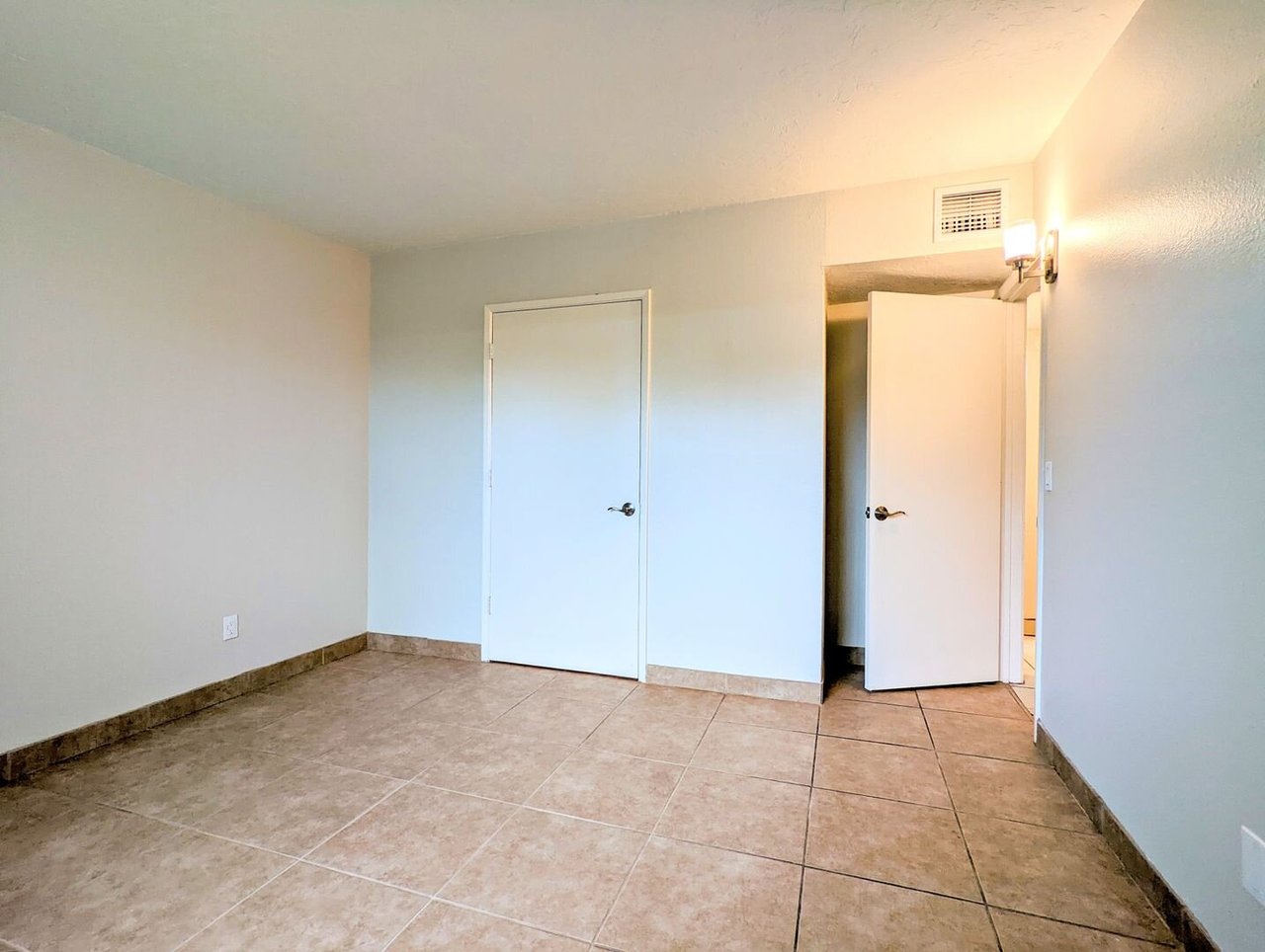 260 E Wetmore Rd G Tucson, AZ 85705