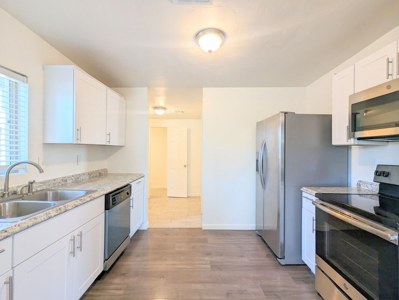 527 E Lester St Tucson, AZ 85705