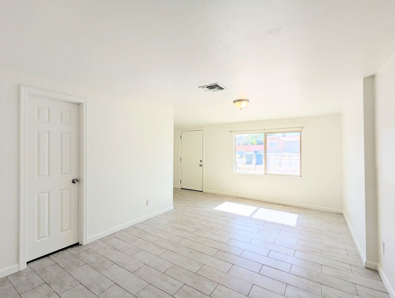 527 E Lester St Tucson, AZ 85705