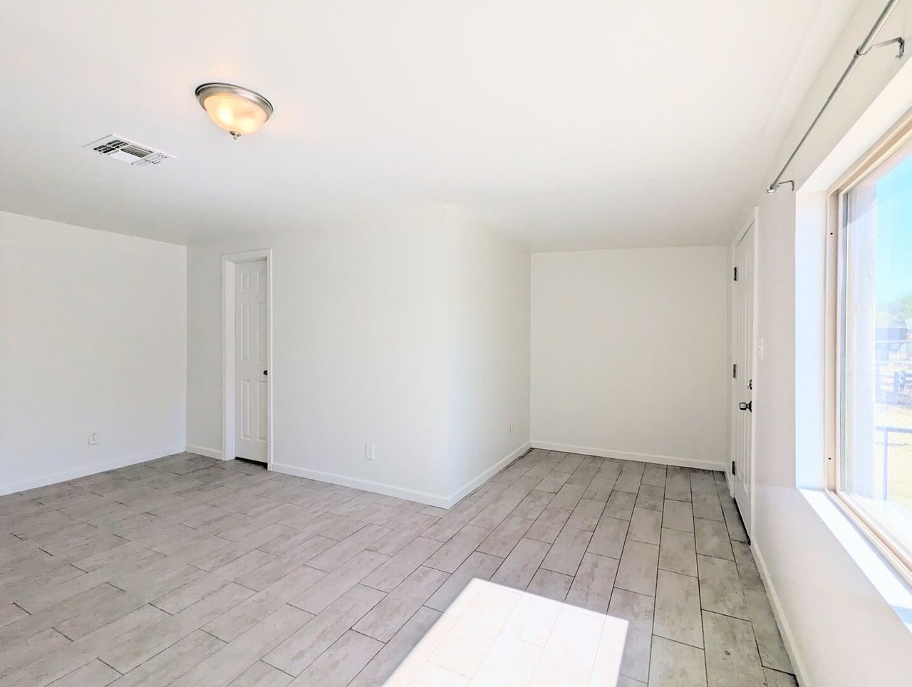 527 E Lester St Tucson, AZ 85705